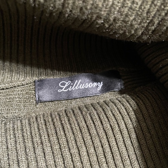 LILLUSORY Olive Green Oversized Pullover Sweater Turtleneck Tunic Dolman Size M - Picture 5 of 11